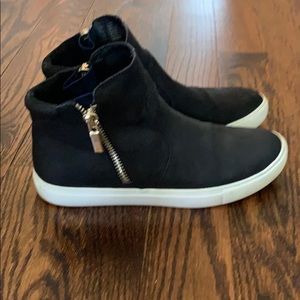 Kenneth Cole Kiera Nubuck Sneaker (size 9.5)